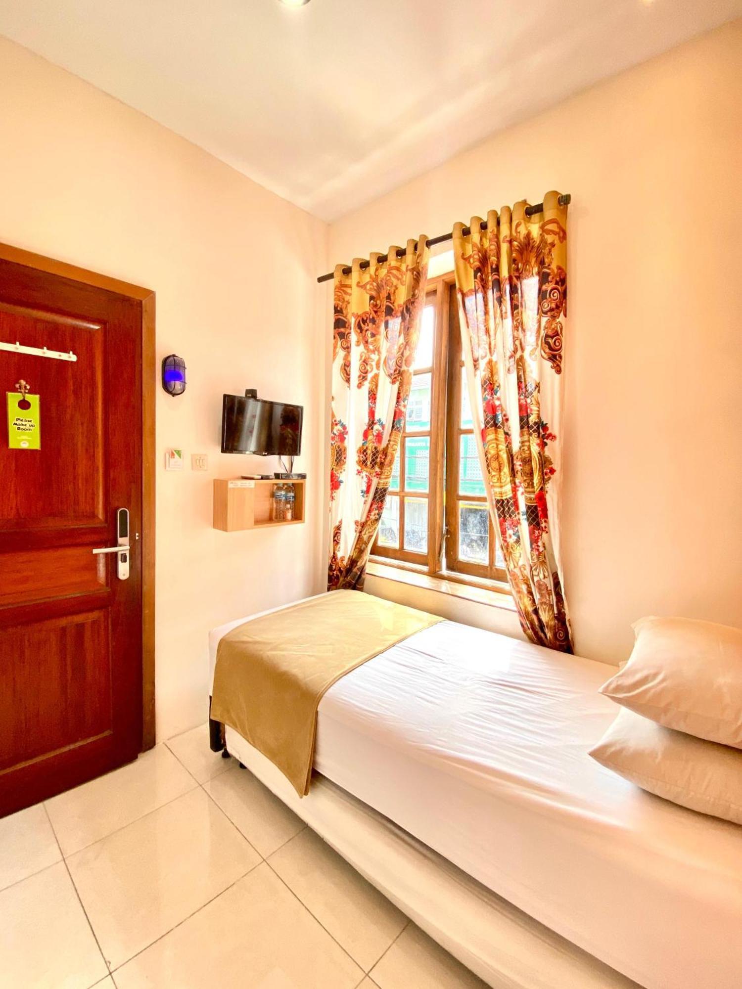 Cabin Hotel Bhayangkara Yogyakarta Ngoại thất bức ảnh