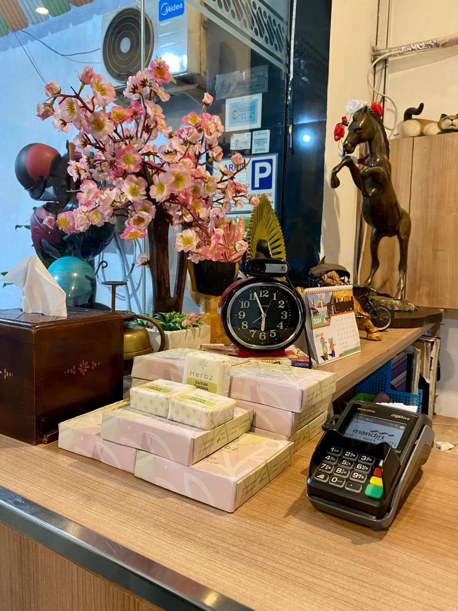 Cabin Hotel Bhayangkara Yogyakarta Ngoại thất bức ảnh